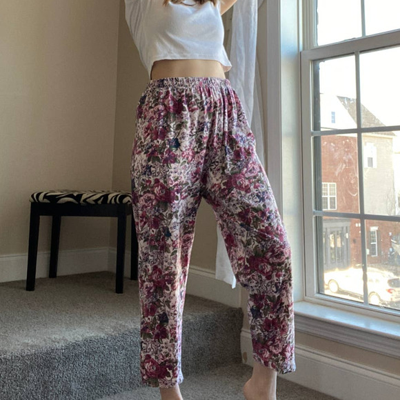 Vintage Victoria's Secret (gold label) floral cropped lounge pants, size Large - Picture 1 of 8
